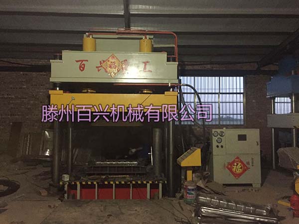 315噸拉伸機在客戶廠內拍攝