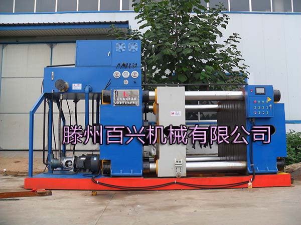 百興臥式液壓機正面圖