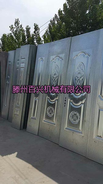 所壓門板