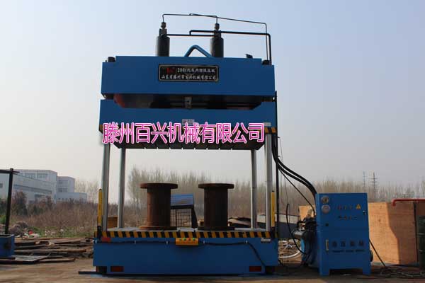 百興200噸汽車內飾液壓機