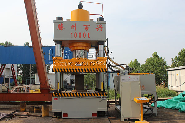 百興1000噸三梁四柱液壓機