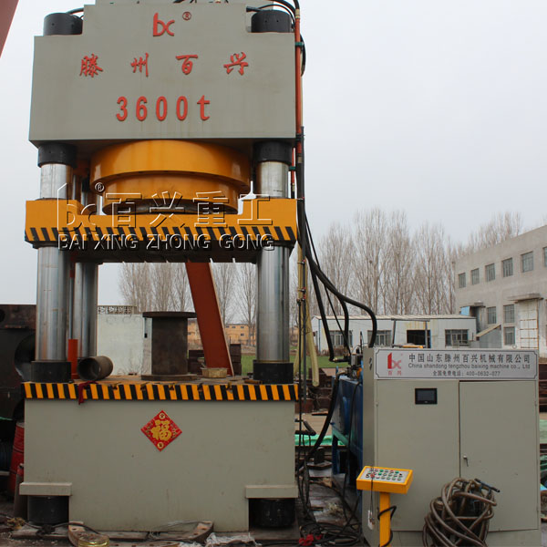 大型三梁四柱液壓機